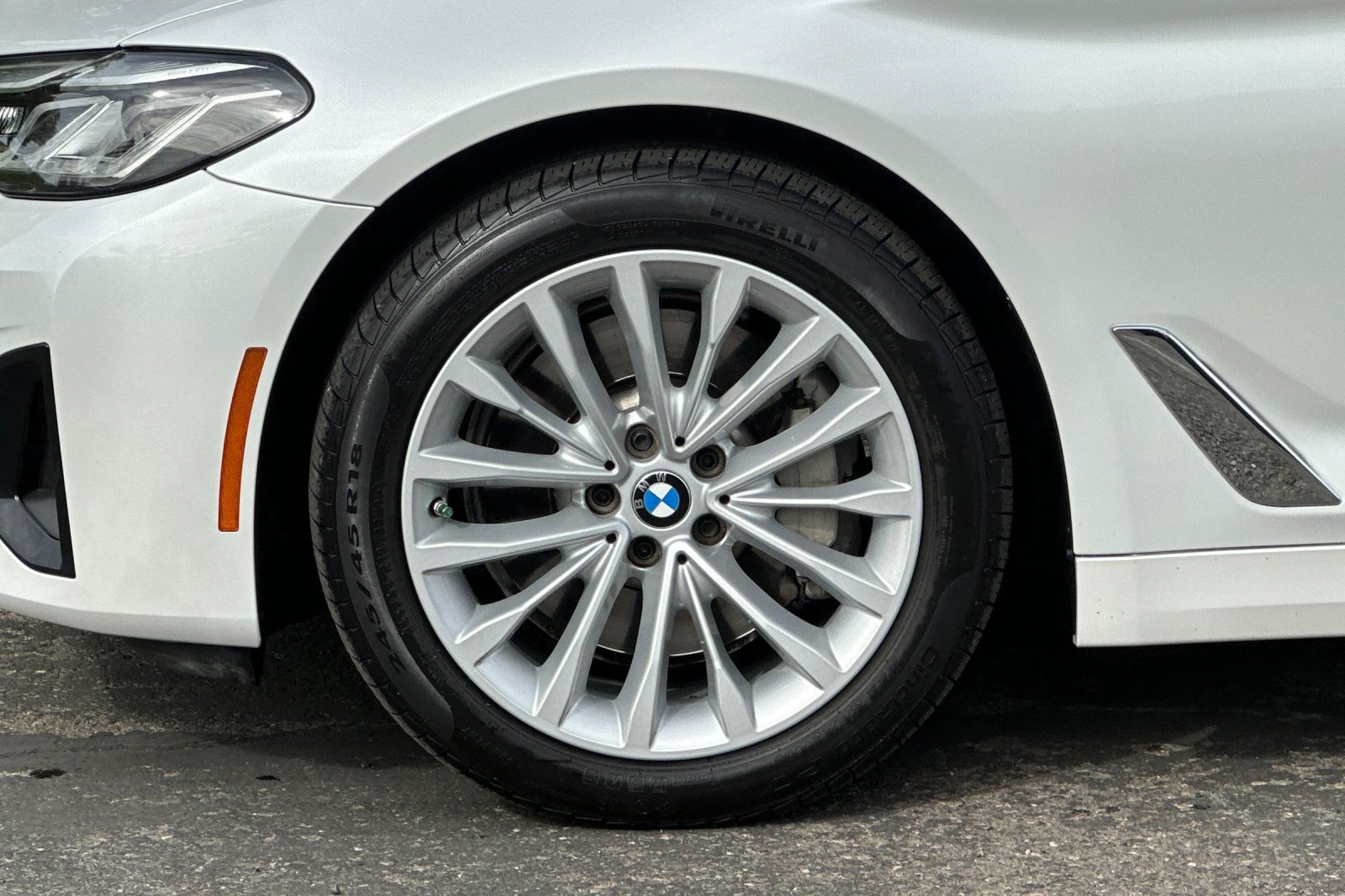 Certified 2023 BMW 530i w/ Premium Package RWD image 38