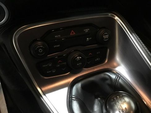 Used 2018 Dodge Challenger R/T w/ Blacktop Package image 30