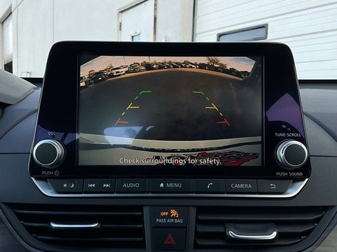 Used 2025 Nissan Altima 2.5 SV image 30