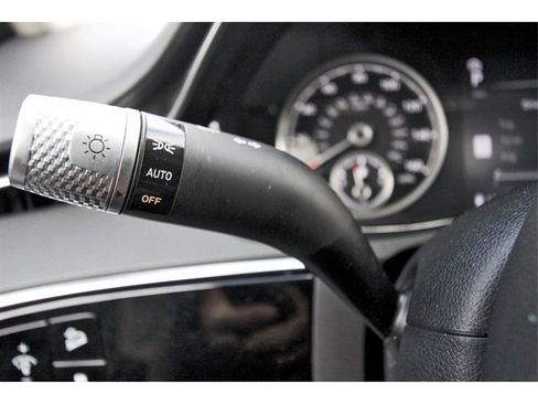 Used 2022 Genesis GV70 2.5T image 16