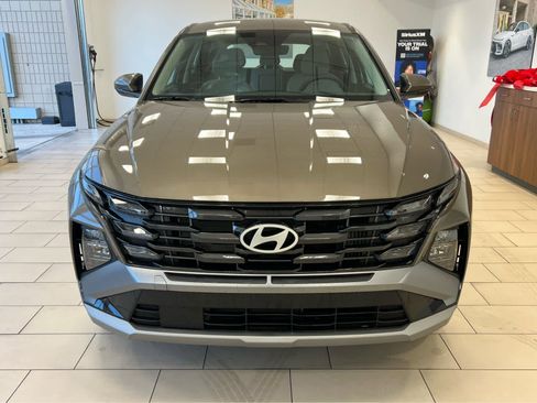 New 2026 Hyundai Tucson Blue SE image 3