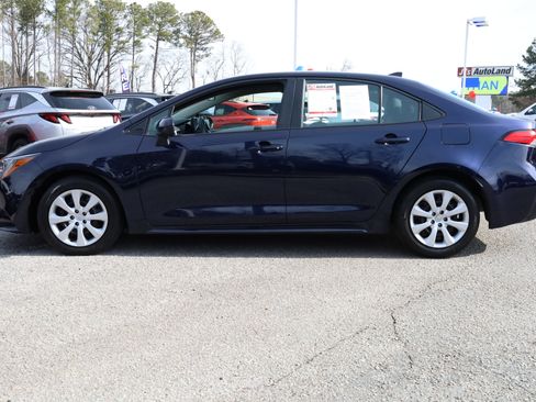 Used 2024 Toyota Corolla LE image 2