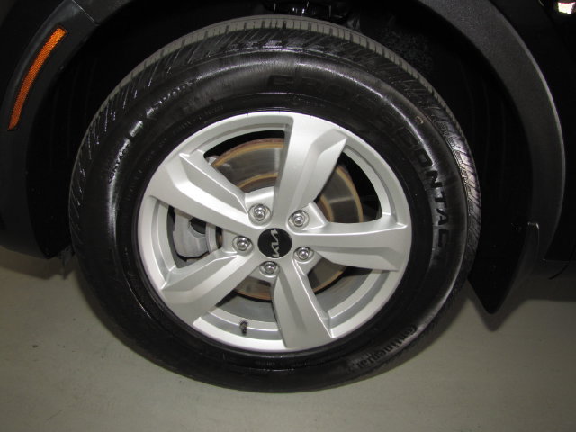 Used 2023 Kia Sorento LX FWD image 48