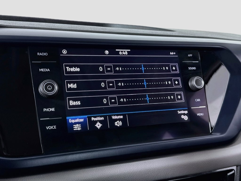Used 2022 Volkswagen Taos SE w/ Panoramic Sunroof Package FWD image 26
