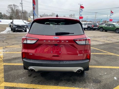 Used 2022 Ford Escape SE image 4