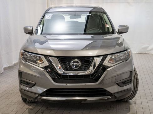 Used 2018 Nissan Rogue S image 2
