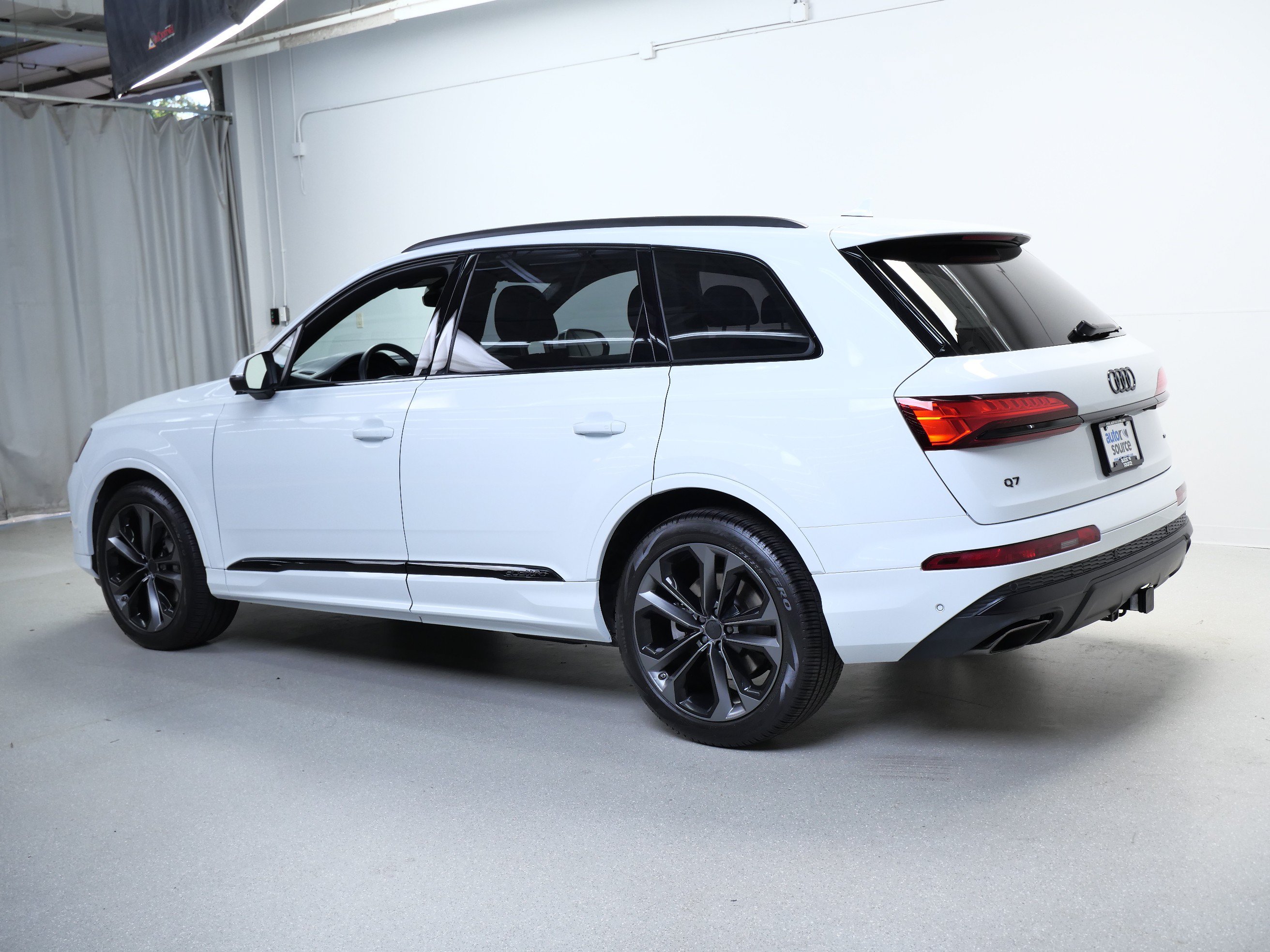 Used 2026 Audi Q7 3.0T Premium Plus w/ Premium Plus Package AWD/4WD image 11