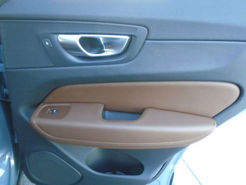 Used 2024 Volvo XC60 T8 Ultimate w/ Protection Package Premier image 32