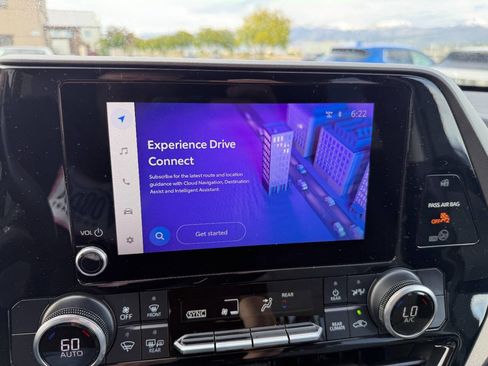 Used 2023 Toyota Highlander LE FWD image 38