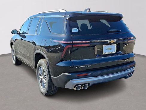 New 2026 Chevrolet Traverse LT image 3