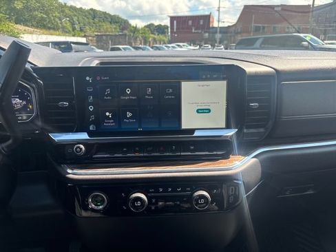 Used 2023 Chevrolet Silverado 1500 LT AWD/4WD image 15