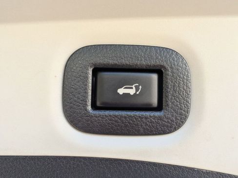 Used 2019 Nissan Rogue SV AWD/4WD image 31