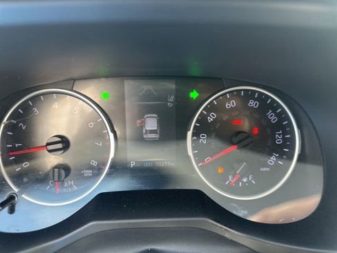 Used 2019 Toyota RAV4 LE FWD image 20