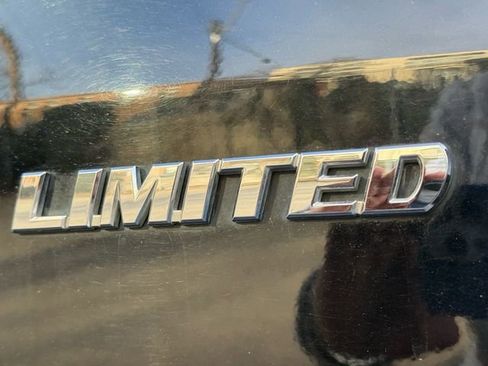 Certified 2019 Toyota Highlander Limited Platinum image 11