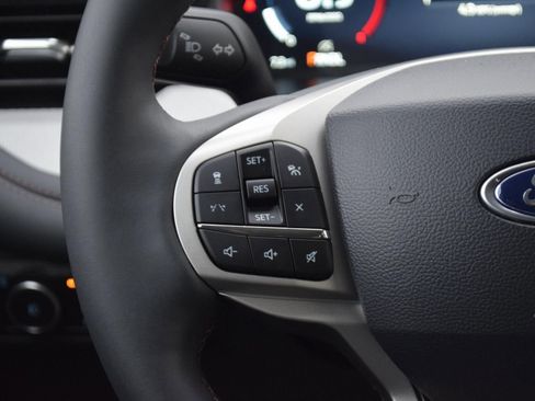 New 2026 Ford Explorer Active w/ Active Comfort Package image 9