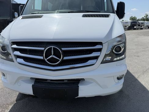 Used 2017 Mercedes-Benz Sprinter 3500 image 17