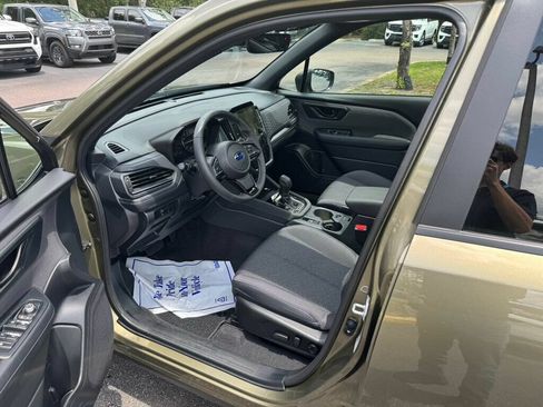 Used 2025 Subaru Forester Premium w/ Convenience Package #1 AWD/4WD image 3