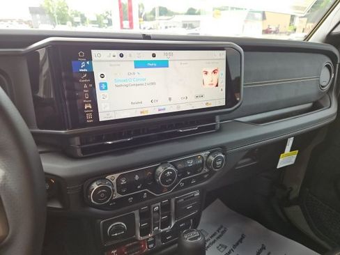 New 2025 Jeep Wrangler Unlimited Rubicon 392 image 45