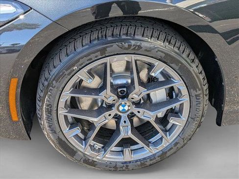 Used 2025 BMW 330i Sedan w/ Premium Package image 9