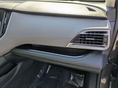 Used 2025 Subaru Outback Onyx Edition AWD/4WD image 30