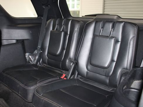 Used 2017 Ford Explorer Limited image 26