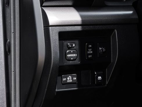 Used 2016 Toyota Tundra SR5 image 27