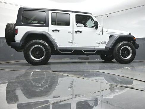 Used 2018 Jeep Wrangler Unlimited Sport S AWD/4WD image 38