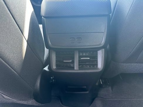 Used 2025 Chevrolet Equinox LT AWD/4WD image 12