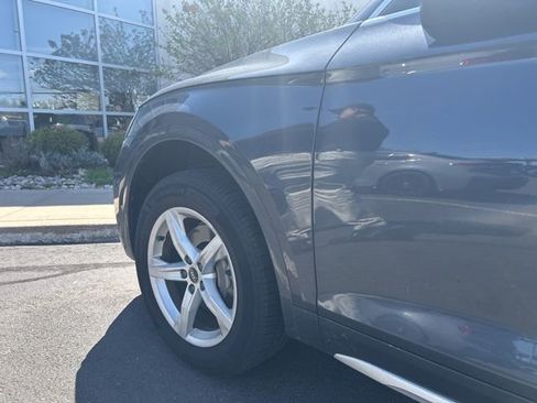 Used 2021 Audi Q5 2.0T Premium w/ Convenience Package AWD/4WD image 3