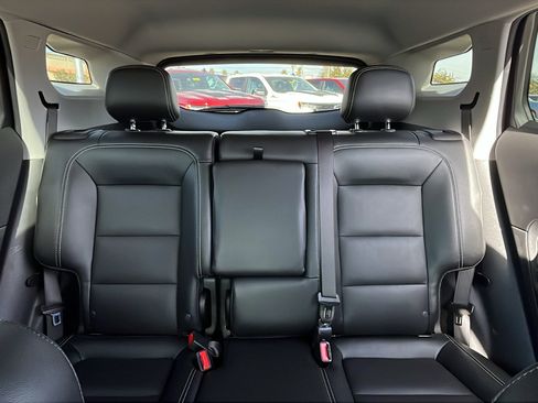 Certified 2024 GMC Terrain SLT image 23