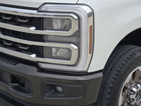 Used 2025 Ford F250 King Ranch w/ FX4 Off-Road Package AWD/4WD image 10