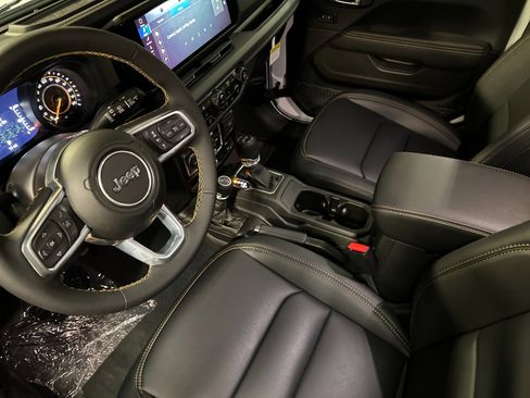 New 2024 Jeep Wrangler Sahara w/ Technology Group image 9