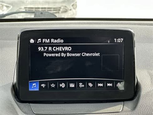 Used 2020 Toyota Yaris XLE image 11