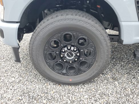 New 2026 Ford F250 Lariat w/ Black Appearance Package image 6