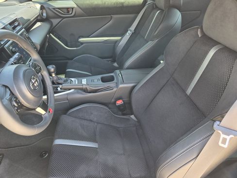 Used 2025 Toyota GR86 Premium w/ Performance Package RWD image 9