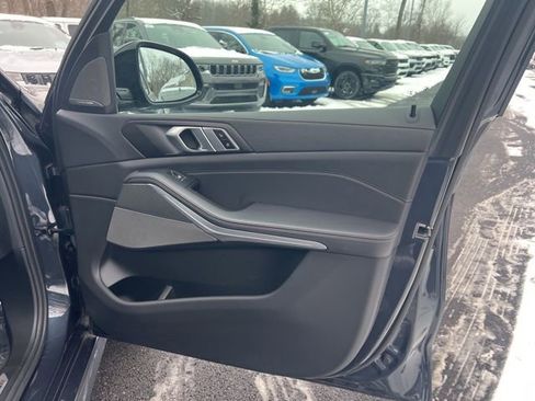 Used 2022 BMW X5 M50i image 32