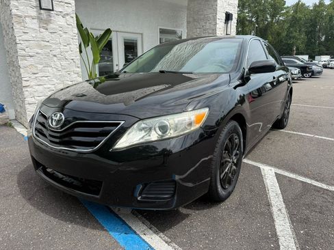 Used 2011 Toyota Camry LE FWD image 8