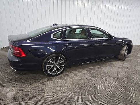Used 2019 Volvo S90 T6 Momentum image 3