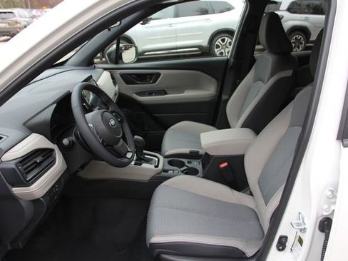Used 2025 Subaru Forester Premium AWD/4WD image 17