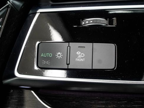 Used 2024 Audi Q7 2.0T Premium image 32