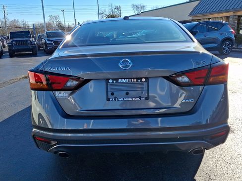 Used 2019 Nissan Altima 2.5 SR w/ SR Premium Package image 5