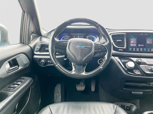 Used 2019 Chrysler Pacifica Touring-L w/ S Appearance Package image 21