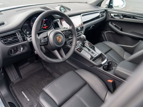 New 2026 Porsche Macan Turbo image 4