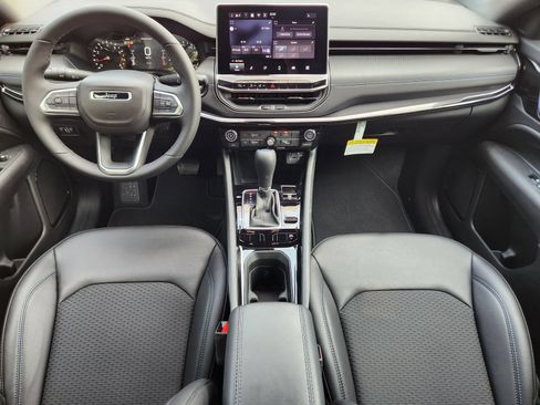 New 2026 Jeep Compass Latitude AWD/4WD image 23