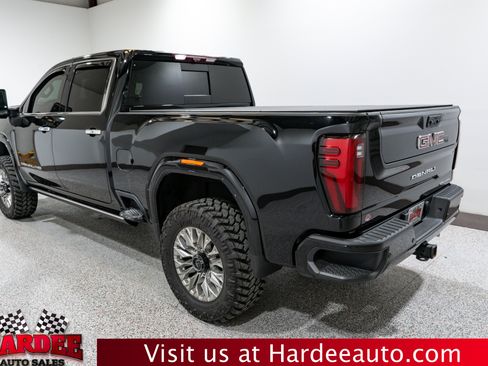 Used 2024 GMC Sierra 3500 Denali w/ Denali Reserve Package AWD/4WD image 3