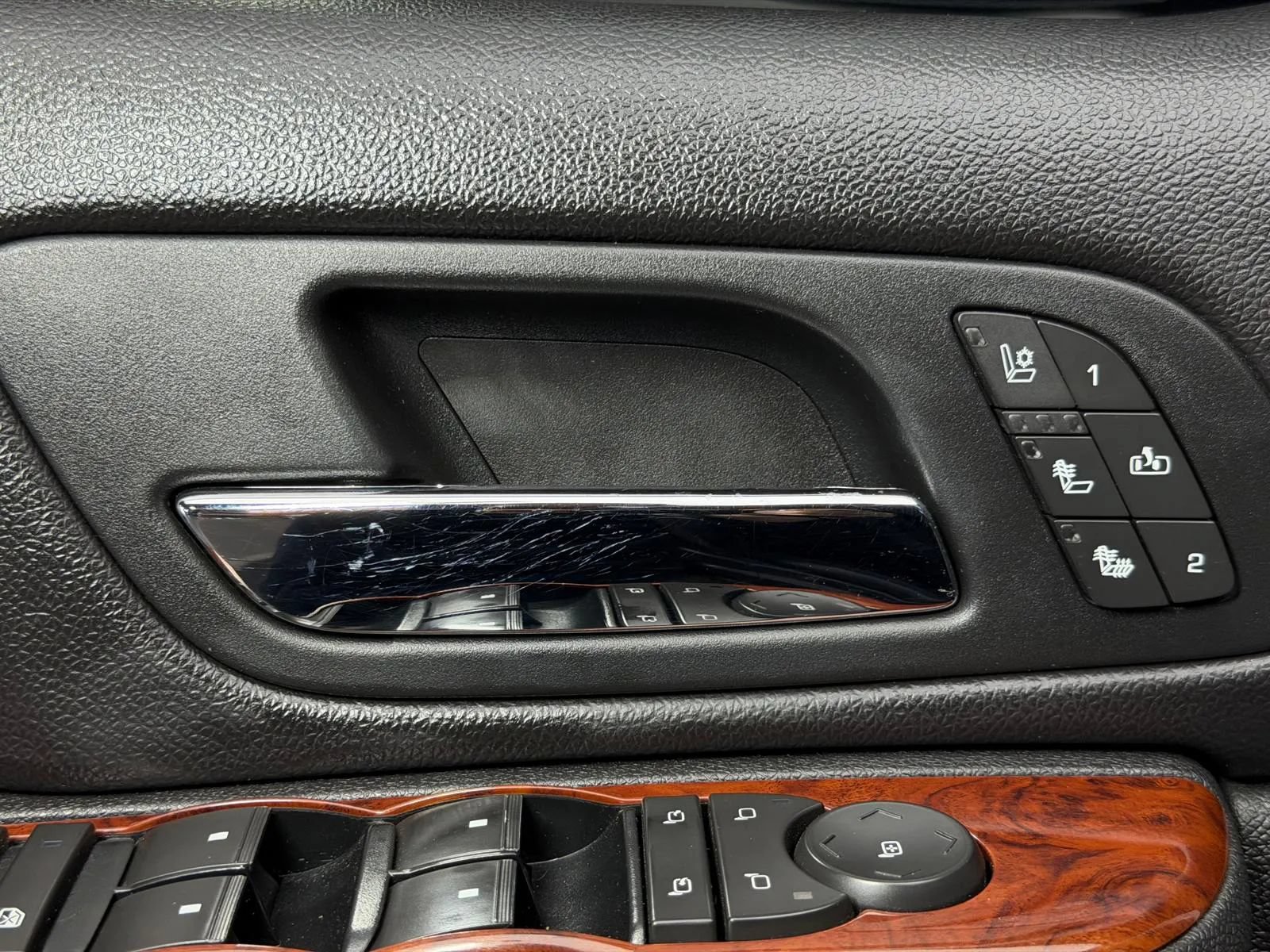 Used 2011 Chevrolet Avalanche LTZ RWD image 24