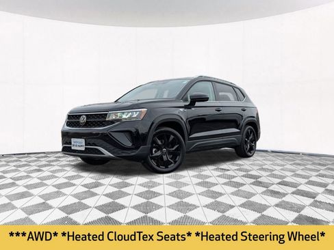 Used 2023 Volkswagen Taos SE image 2