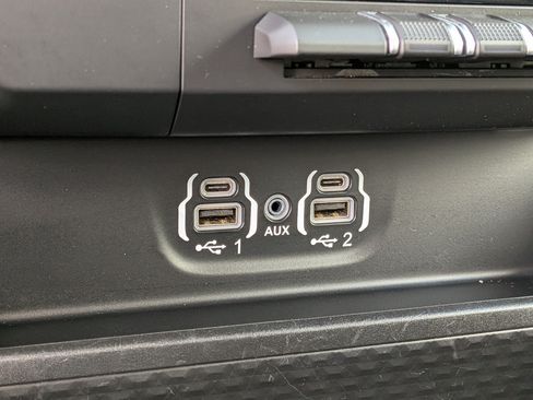 Used 2024 RAM 1500 Laramie AWD/4WD image 30