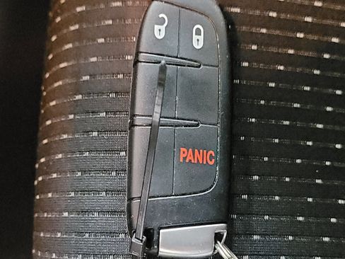 Used 2018 Dodge Journey SE w/ Popular Equipment Group image 32