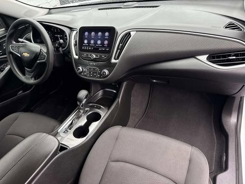 Used 2023 Chevrolet Malibu LT FWD image 16